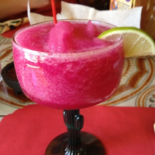 Foto scattata a El Rincon Restaurant Mexicano da Christy M. il 11/12/2012