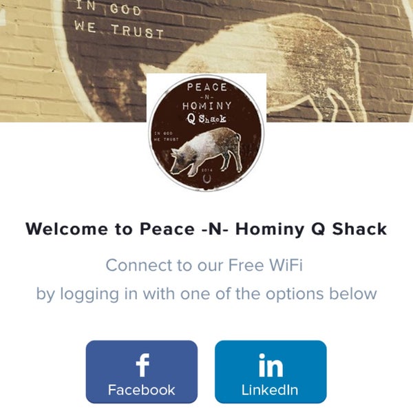 รูปภาพถ่ายที่ Peace -N- Hominy Q Shack โดย Santiago B. เมื่อ 9/13/2015