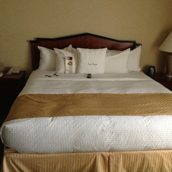 Foto tomada en DoubleTree Suites by Hilton Hotel Cincinnati - Blue Ash  por Santiago B. el 7/16/2013