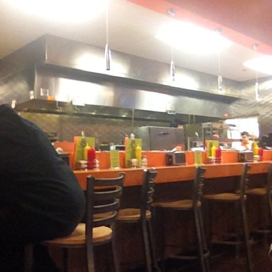 12/14/2012にJim F.がCrave Real Burgersで撮った写真