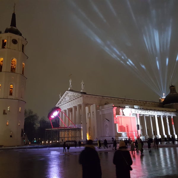 1/29/2023 tarihinde Evita K.ziyaretçi tarafından Katedros aikštė | Cathedral Square'de çekilen fotoğraf