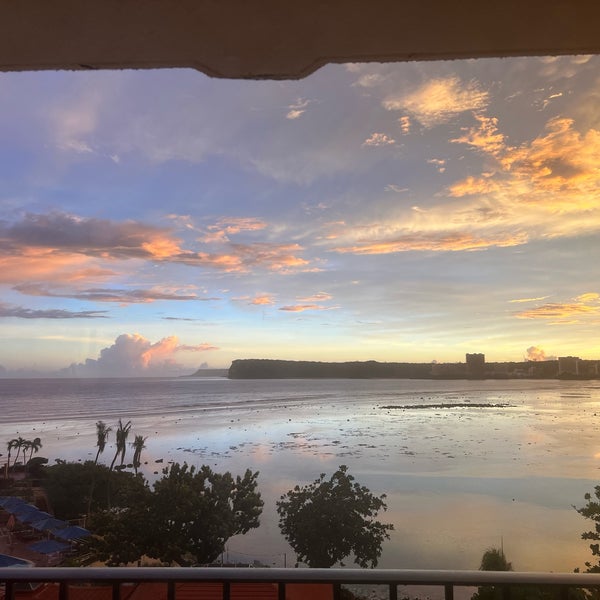 Foto tomada en Hilton Guam Resort &amp; Spa  por Réjane T. el 9/21/2023