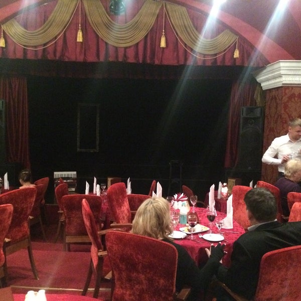 11/6/2016에 Поля П.님이 Театр-кабаре на Коломенской/ The Private Theatre and Cabaret에서 찍은 사진