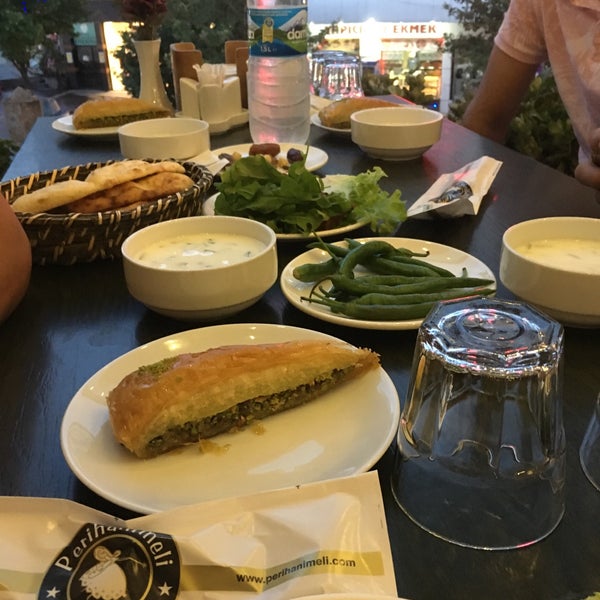 Foto diambil di Hanımeli Restaurant &amp; Cafe oleh Onur A. pada 5/30/2018