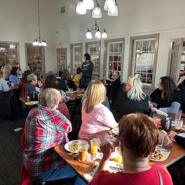 Golden Corral Gateway West 7 tips de 570 visitantes