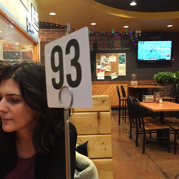 1/2/2016にRico L.がWoodstock&#39;s Pizzaで撮った写真