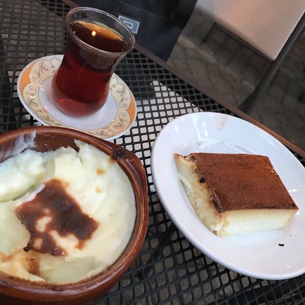 9/11/2017 tarihinde Eda A.ziyaretçi tarafından Cafe Efendi Mediterranean Cuisine'de çekilen fotoğraf