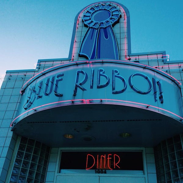 Снимок сделан в Blue Ribbon Diner- Mebane пользователем David C. 11/26/2015