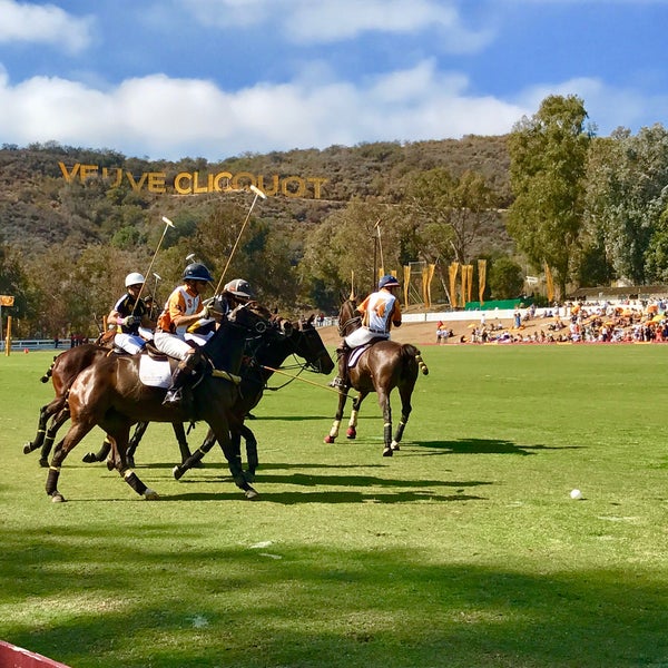 รูปภาพถ่ายที่ Veuve Clicquot Polo Classic โดย Thomas D. เมื่อ 10/16/2016