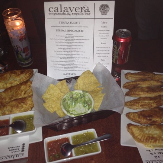 3/4/2012 tarihinde John G.ziyaretçi tarafından Calavera Empanadas &amp; Tequila Bar'de çekilen fotoğraf