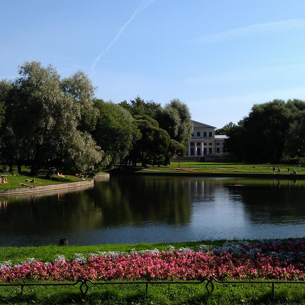 1/3/2013 tarihinde Sergei P.ziyaretçi tarafından Yusupov Garden'de çekilen fotoğraf