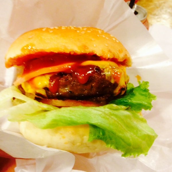 8/16/2014에 JunHong👽님이 Marshall&#39;s Burger에서 찍은 사진