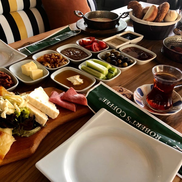 Das Foto wurde bei Robert&#39;s Coffee von Gökçe Y. am 8/21/2021 aufgenommen