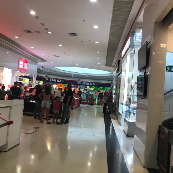 Foto tirada no(a) Suzano Shopping por Pri H. em 5/13/2018
