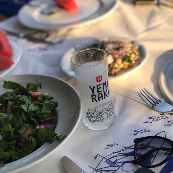 Снимок сделан в Villa Marine Hotel &amp; Restaurant пользователем Fatoş Yaran 7/8/2018