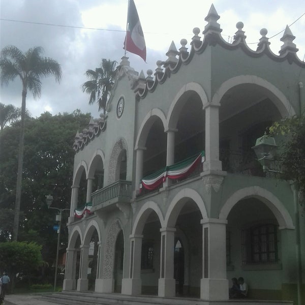 Photo taken at Palacio Municipal Fortín de las Flores by Andrés S. on 9/6/2016