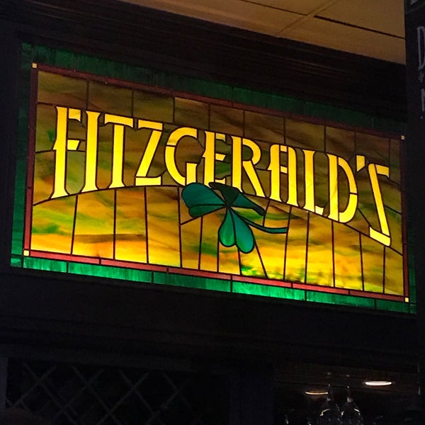 Photo prise au Fitzgerald&#39;s Irish Pub par Lauren S. le5/5/2018
