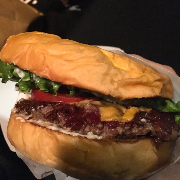 Photo taken at TrueBurger by Dave on 12/11/2017