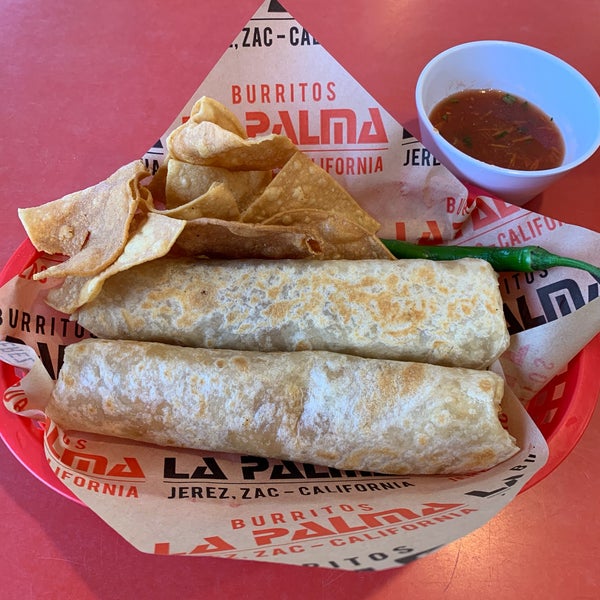 Foto tomada en Burritos La Palma  por Dave el 6/29/2019