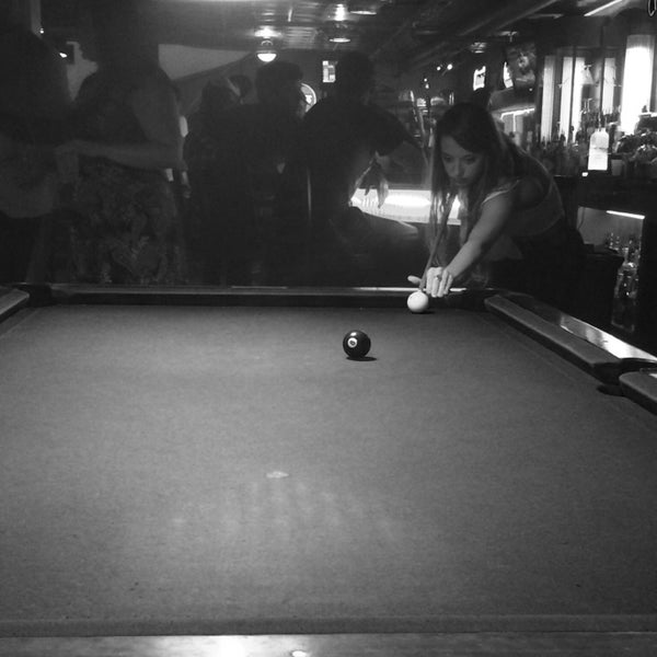 Das Foto wurde bei Melrose Billiard Parlor von Stacey W. am 9/19/2014 aufgenommen