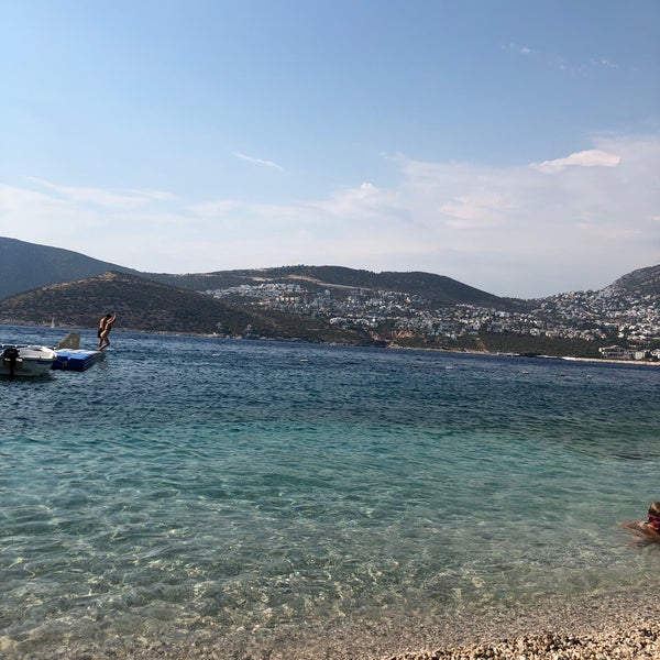 Калкан бич клаб. Kalkan beach park hotel. Изумрудный пляж калкан. Калкан турция отели 5 звезд. Kalkan beach park hotel.