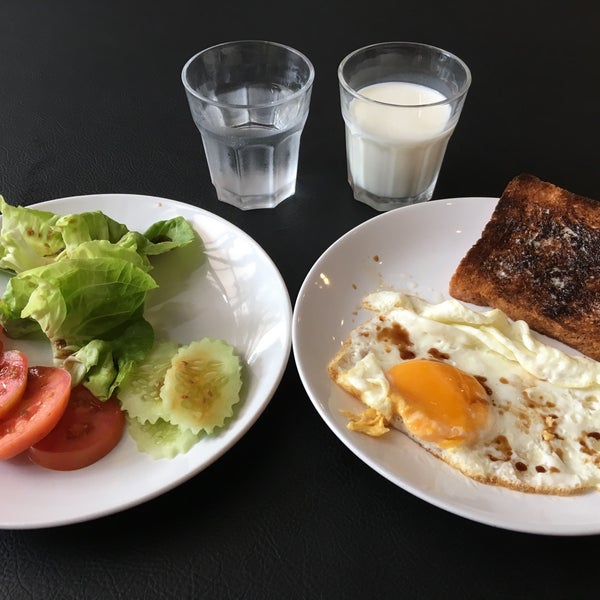 Кросс кейс паб. Кросс кейс паб малая дмитровка. Cross bar. Отели в берлине marriott. Cross keys pub москва меню.