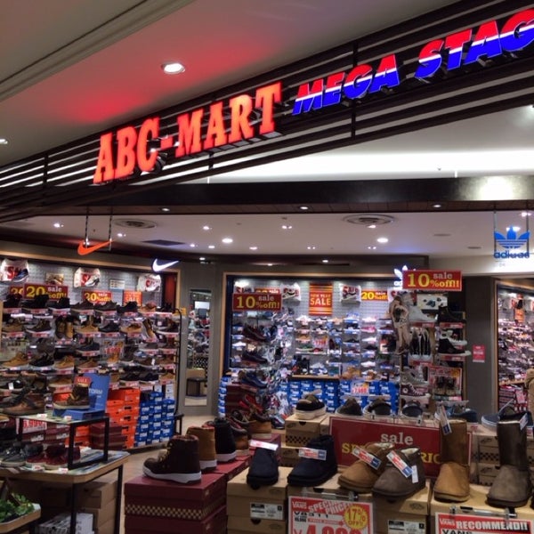Abc Mart メガステージ Adesso Chiuso 梅田 425 Visitatori Abc Mart メガステージ Adesso Chiuso 梅田 425 Visitatori