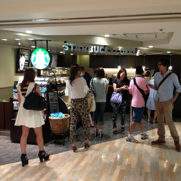 Starbucks Coffee Shop In 新宿区