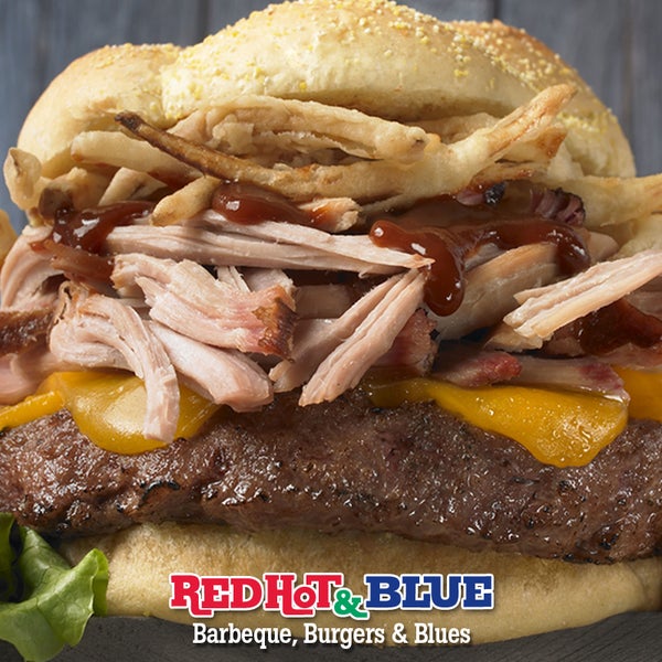 Снимок сделан в Red Hot &amp; Blue  -  Barbecue, Burgers &amp; Blues пользователем Red Hot &amp; Blue  -  Barbecue, Burgers &amp; Blues 7/1/2014