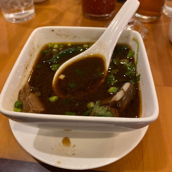 Снимок сделан в Jeng Chi Restaurant пользователем Phil P. 10/22/2019