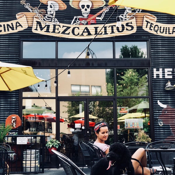 Foto tomada en Mezcalito&#39;s Cocina &amp; Tequila Bar  por Richard B. el 6/15/2018