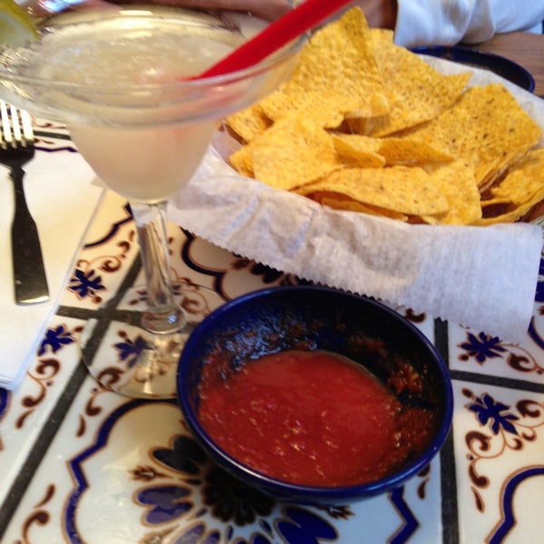 Three dining areas, good view of the street, great chips and salsa but drinks are kinda small (oh gosh, what does that say about me!?).  Definitely will come again.