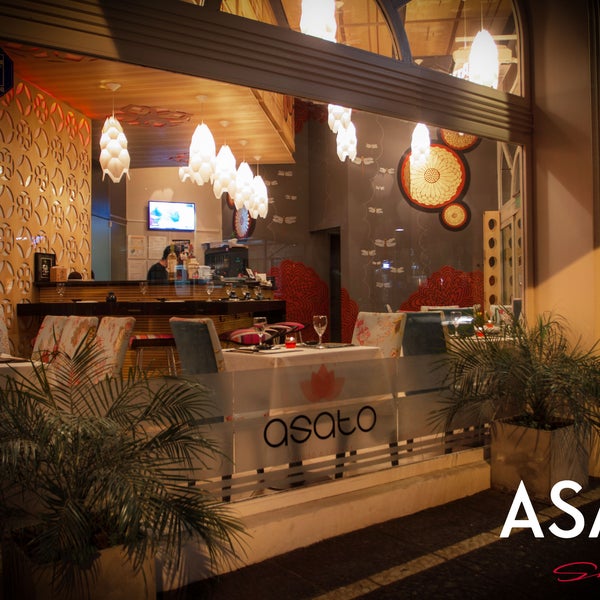 Foto tirada no(a) Asato Sushi &amp; Asian food por Asato Sushi &amp; Asian food em 8/2/2014
