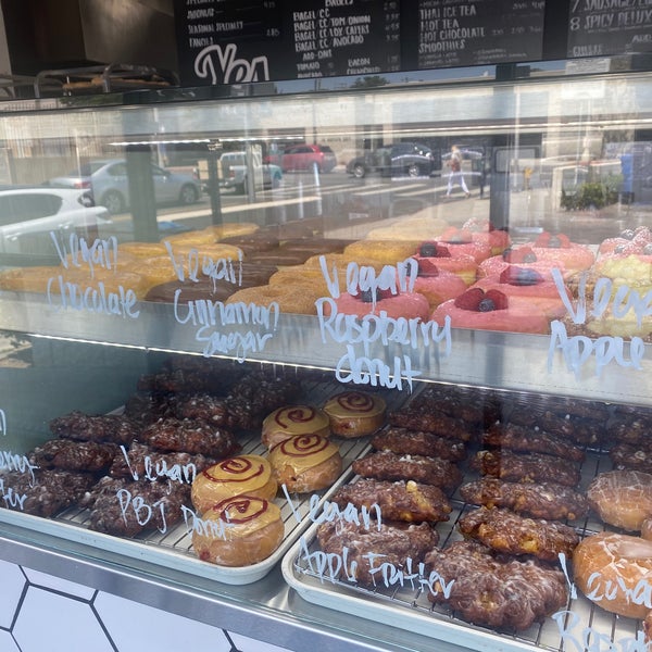 Foto diambil di SK Donuts &amp; Croissants oleh Michael Anthony pada 8/25/2020