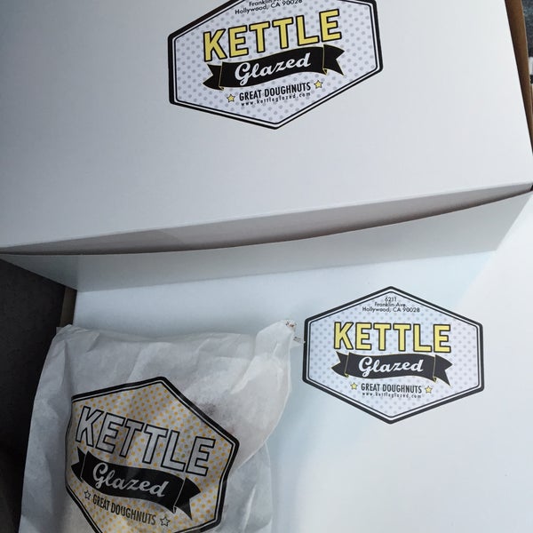 Foto tirada no(a) Kettle Glazed Doughnuts por Michael Anthony em 1/5/2015