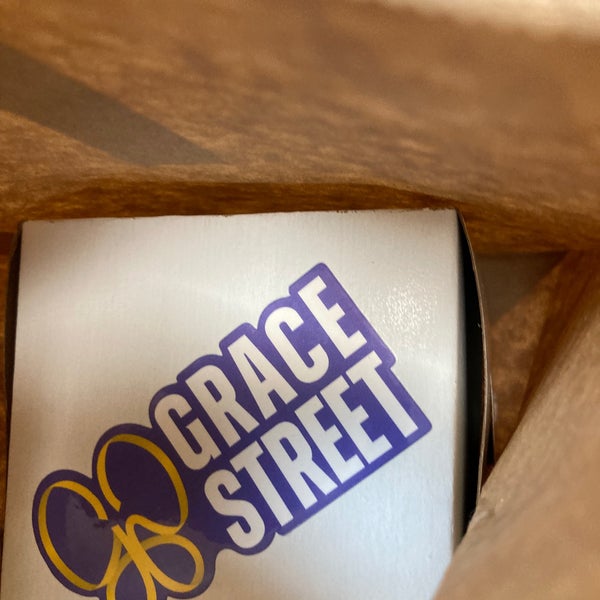 รูปภาพถ่ายที่ Grace Street Cafe โดย Naish M. เมื่อ 12/15/2023