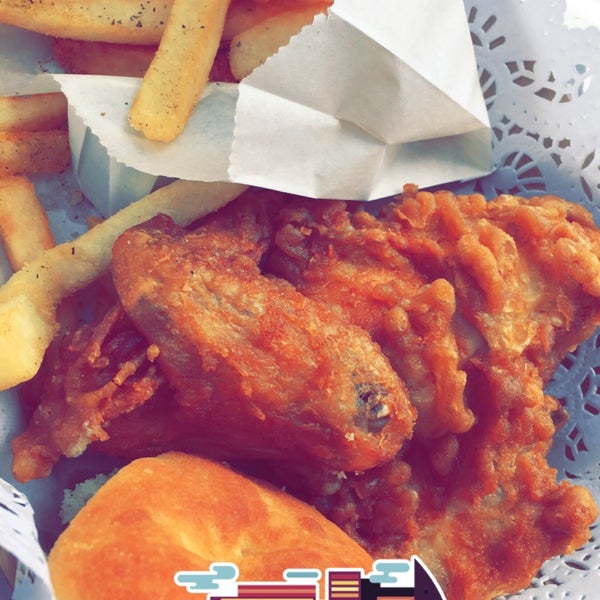 Photo taken at Honey&#39;s Kettle Fried Chicken by Naish M. on 5/18/2019