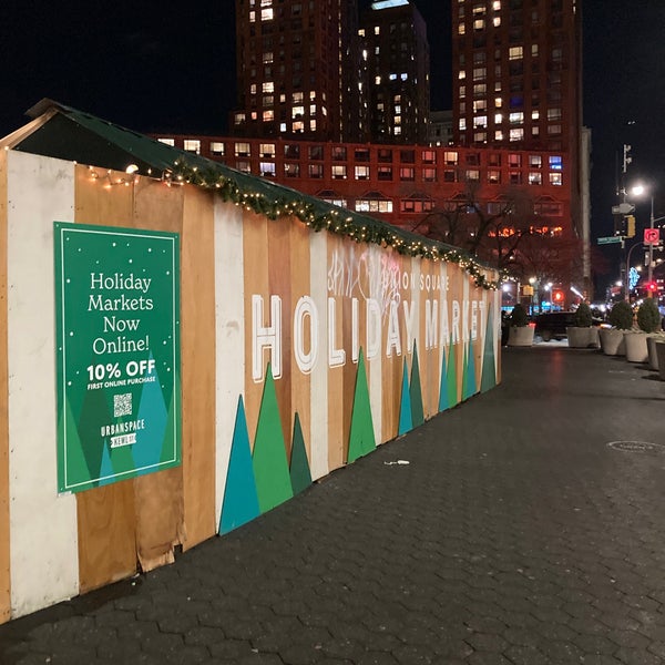 Foto diambil di Union Square Holiday Market oleh Naish M. pada 12/19/2023