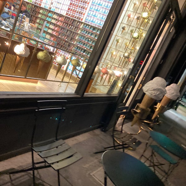 Photos At Venchi Chocolate Shop In New York