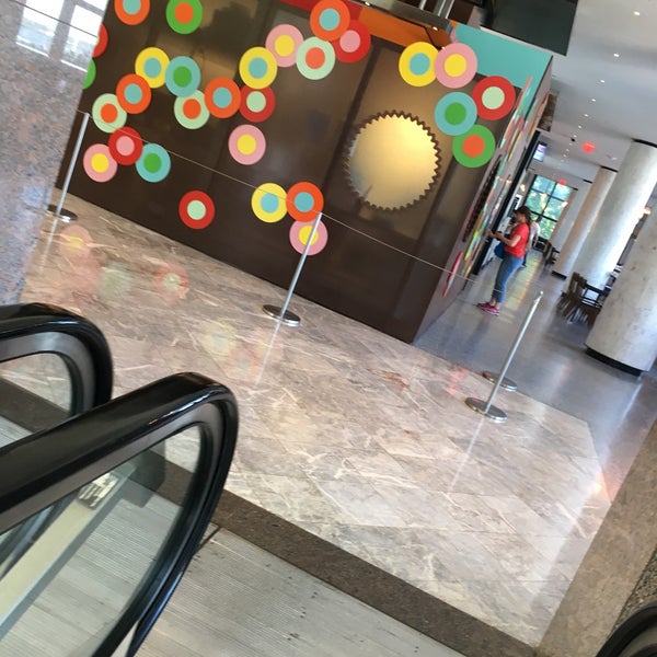 Photo taken at Sprinkles New York - Brookfield Place by Naish M. on 7/8/2018