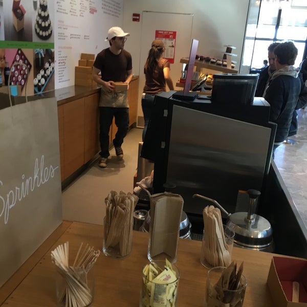 Photo taken at Sprinkles New York - Brookfield Place by Naish M. on 2/20/2017