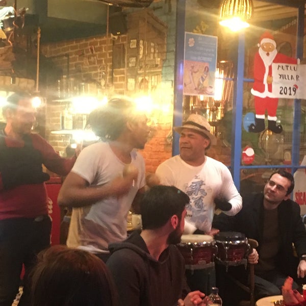 รูปภาพถ่ายที่ Cafe De Cuba โดย Gülden Ç. เมื่อ 1/18/2019