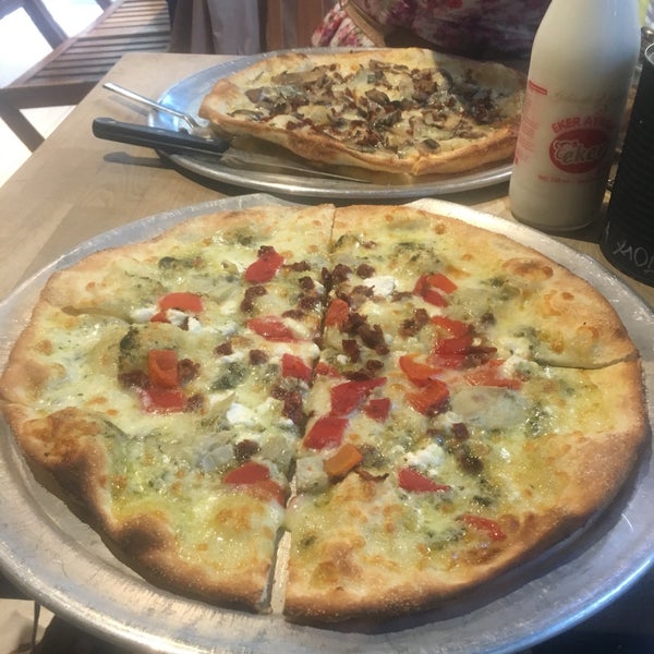 Foto scattata a Pizza Moda da Gülden Ç. il 7/27/2019
