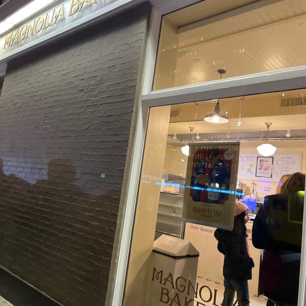 List 97+ Pictures Magnolia Bakery Rockefeller Center Photos Stunning