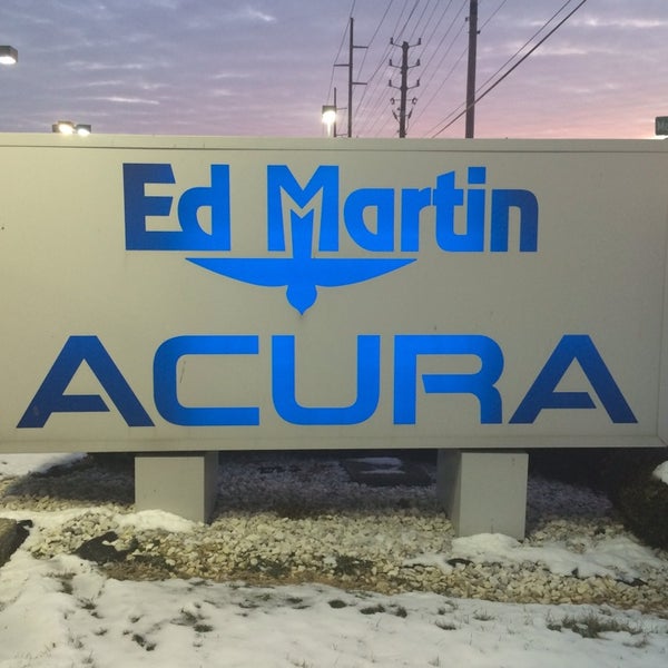 รูปภาพถ่ายที่ Ed Martin Acura โดย Ric M. เมื่อ 12/11/2013