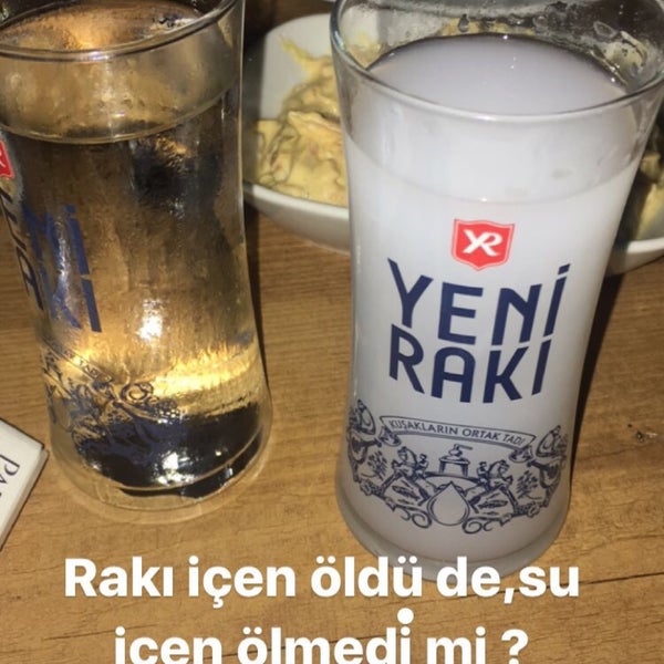 Das Foto wurde bei Özcan Restaurantlar von Ertuğ S. am 10/21/2017 aufgenommen