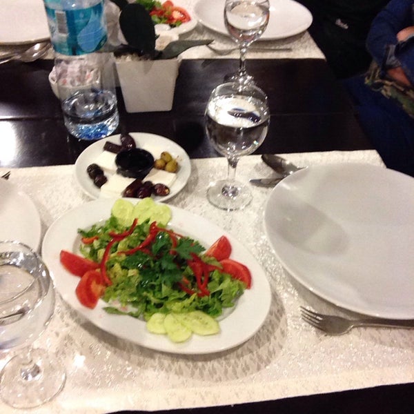 Photo taken at Gurmeet Pide &amp; Lahmacun Restaurant by Nihat ✌. on 6/18/2015