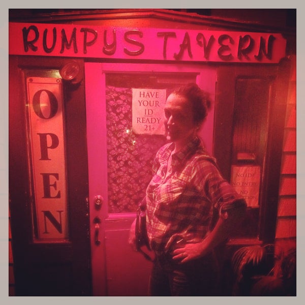 Das Foto wurde bei Rumpy&#39;s Tavern von Maura D. am 8/29/2015 aufgenommen