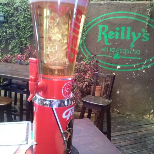 Photo taken at Reilly&#39;s Irish Tavern by José Luis G. on 7/9/2014