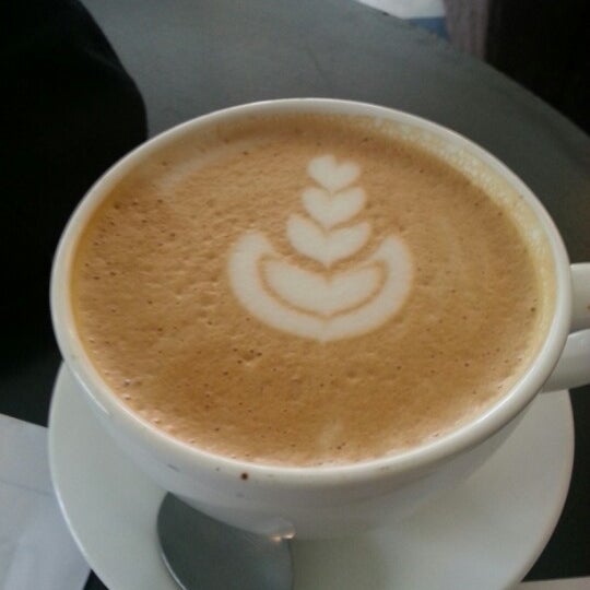 10/15/2012 tarihinde Suzette B.ziyaretçi tarafından Odradeks Coffee'de çekilen fotoğraf